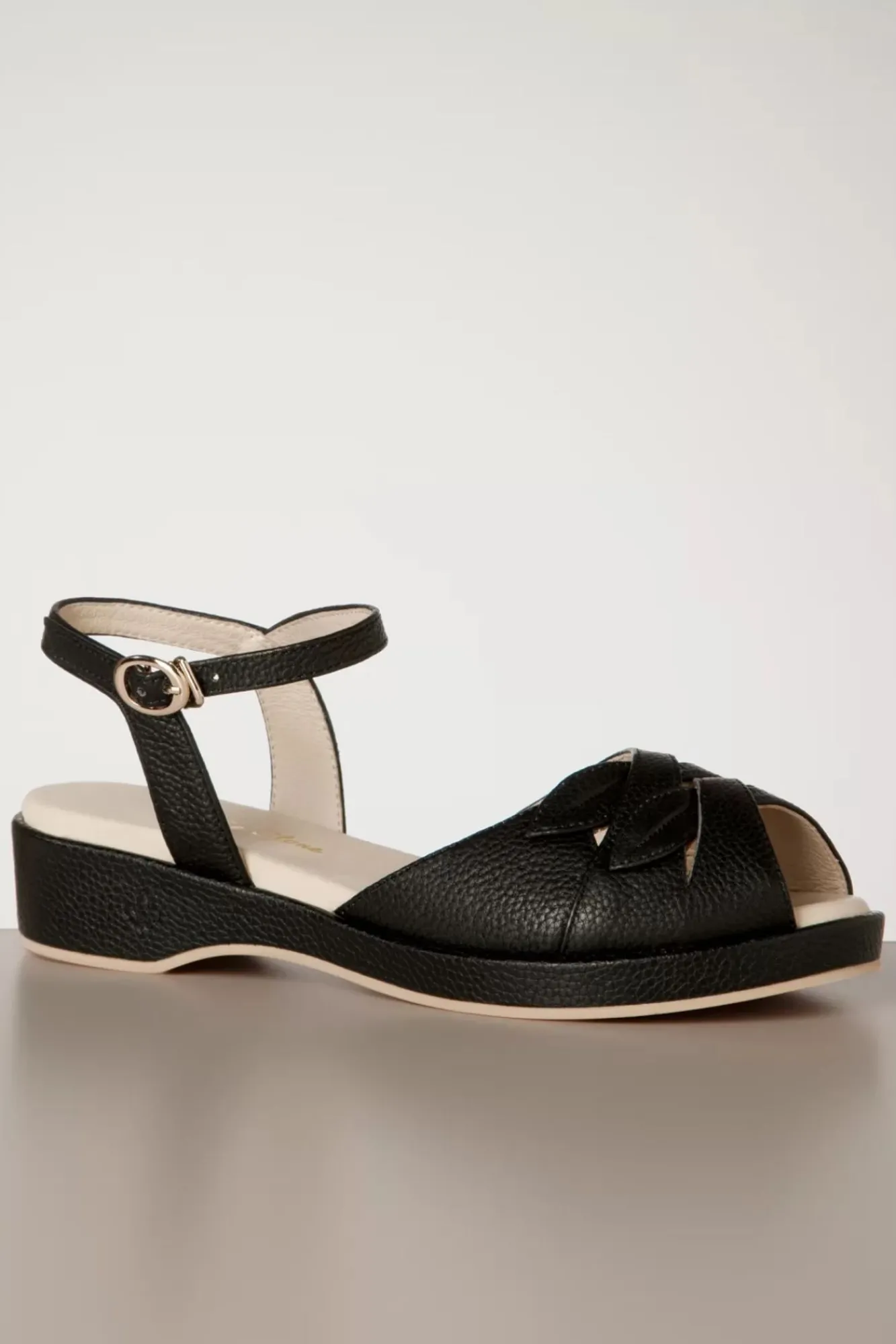 Discount Charlie Stone Elba Sandalen In Zwart