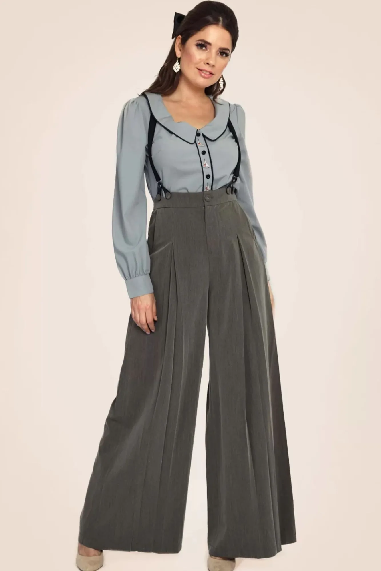 Shop Vixen Martha Krijtstreepbroek Met Bretels In Grijs