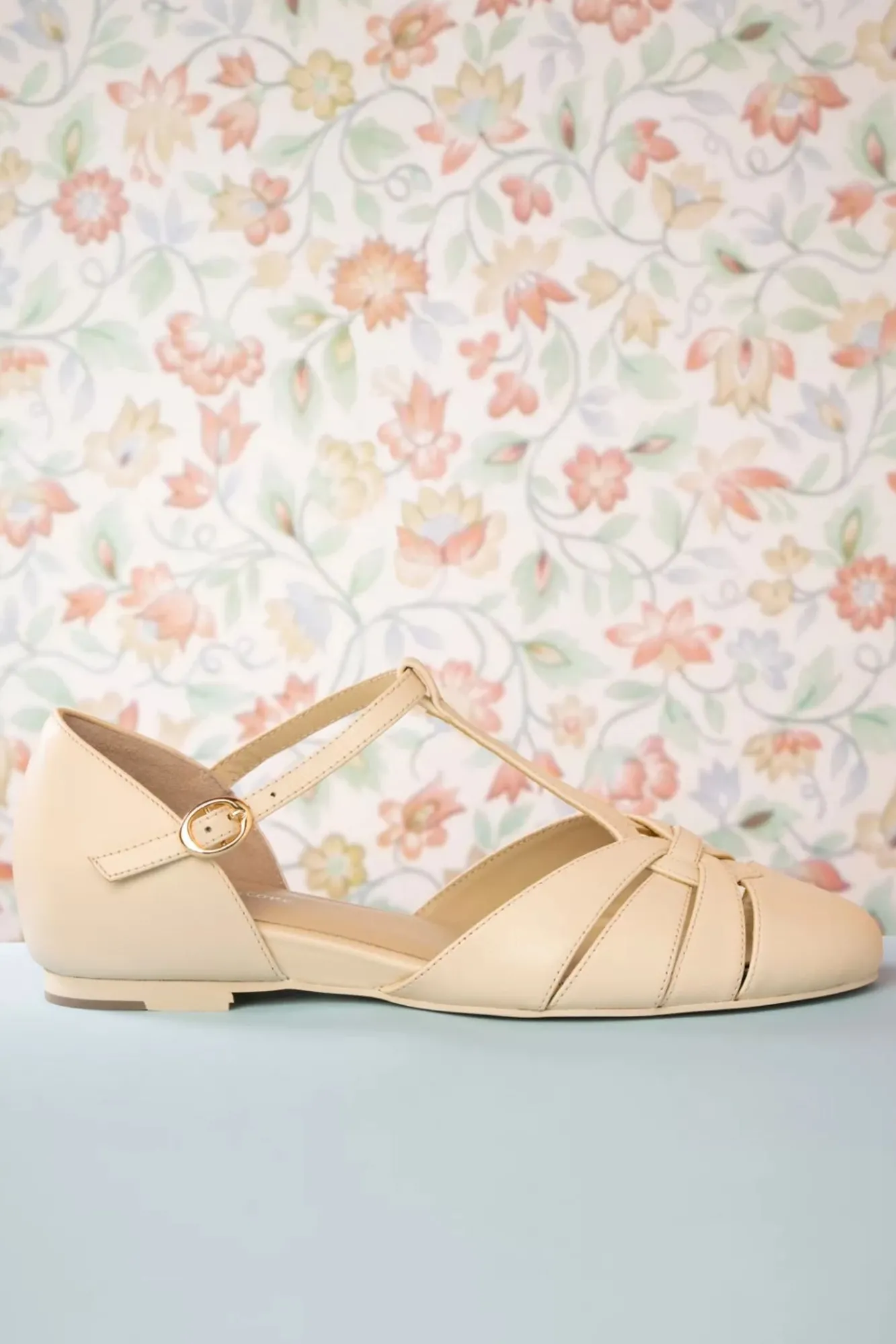 Sale Charlie Stone Montpellier Flats Met T-Strapjes In Creme