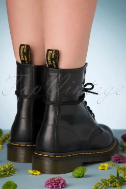 Shop Dr. Martens 1460 Smooth Enkellaarzen In Zwart